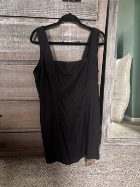 Old Navy Black linen style dress (women’s large)